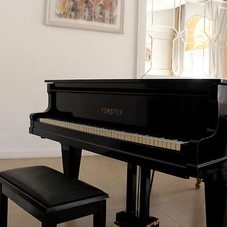 Real Hotel Lujan Экстерьер фото