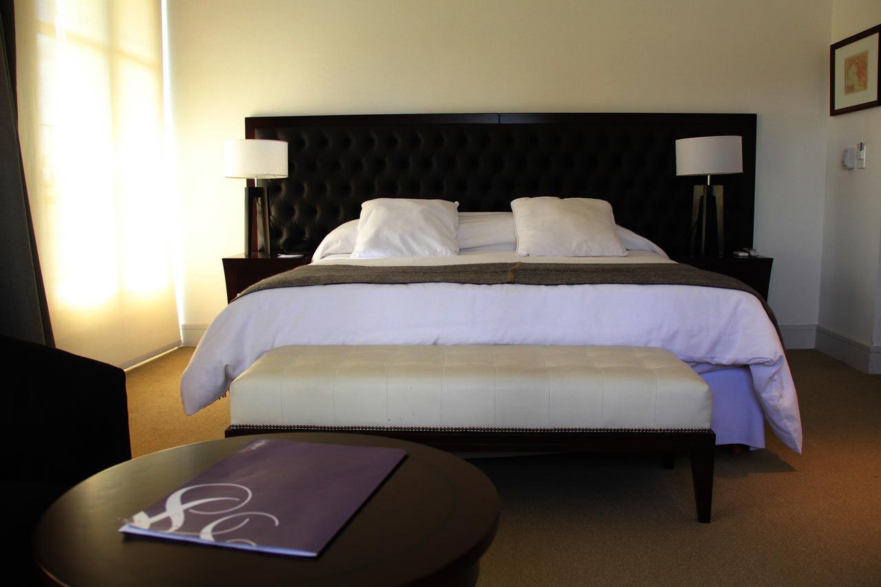 Real Hotel Lujan Экстерьер фото