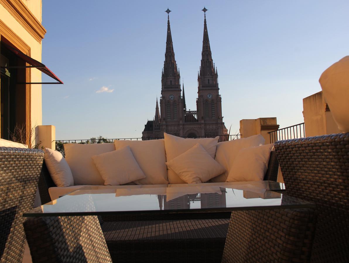 Real Hotel Lujan Экстерьер фото