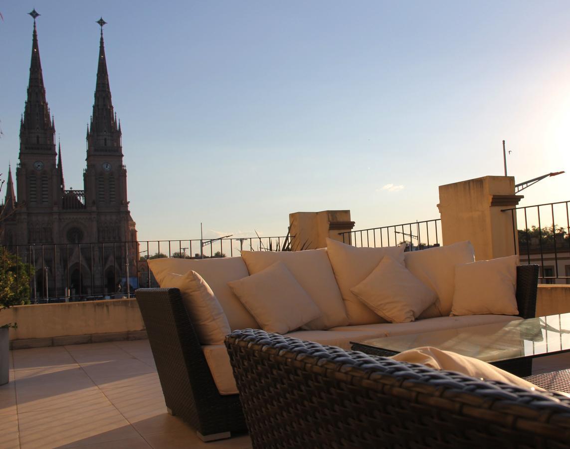 Real Hotel Lujan Экстерьер фото